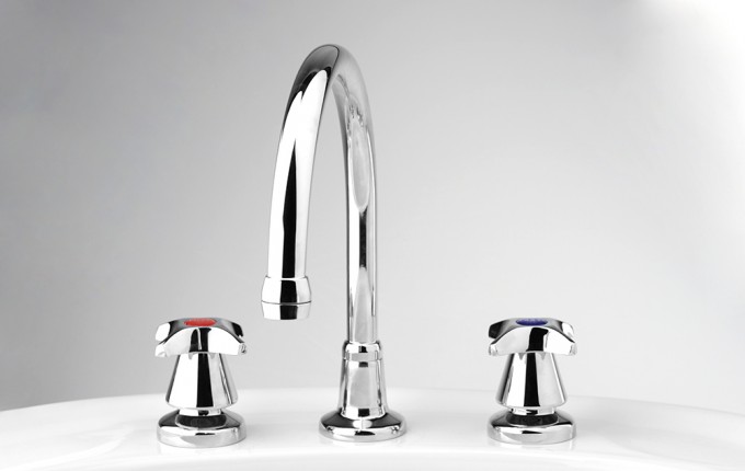 Photo: CE4318 in Chrome Plate (CP) finish