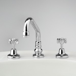 Heritage Basin Set with Swivel Upswept Outlet