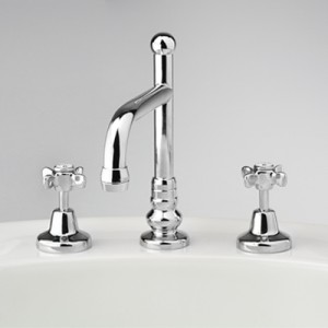 Heritage Basin Set with Swivel Victor Outlet