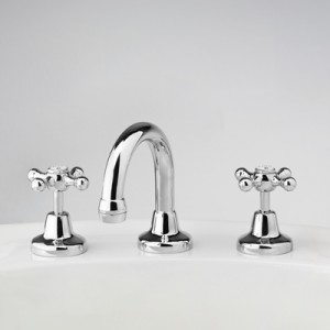 Roulette Basin Set with Fixed Gooseneck Outlet