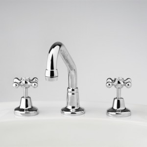 Roulette Basin Set with Swivel Upswept Outlet