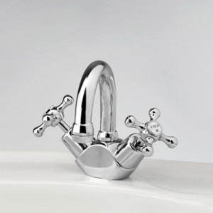 Roulette Basin Duo Mixer with Swivel Gooseneck Outlet