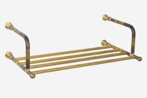 Photo: HE7075 in Raw Brass (RB) finish - colours will vary for this item in this finish