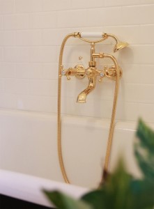 Photo: RU9481AB-DCNS in Antique Brass (AB) finish with Diverter Lever Colour Insert Upgrade